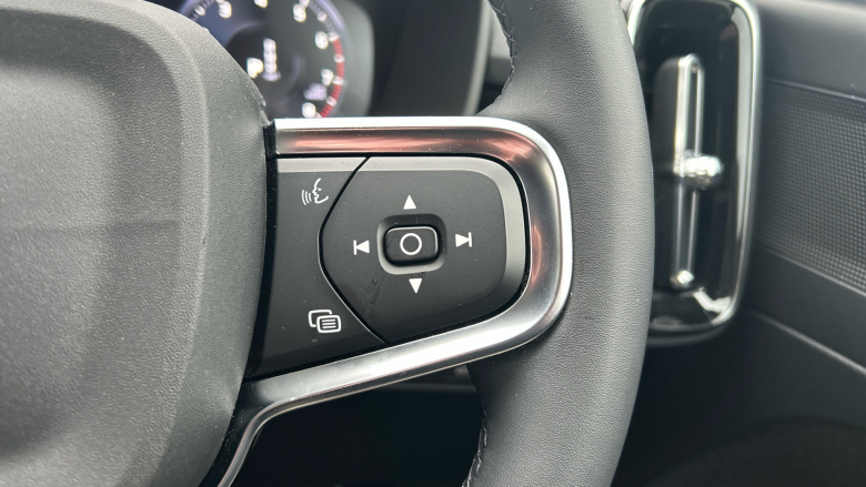 Volvo Xc40 1.5 T3 [163] R DESIGN 5dr Geartronic Petrol Estate